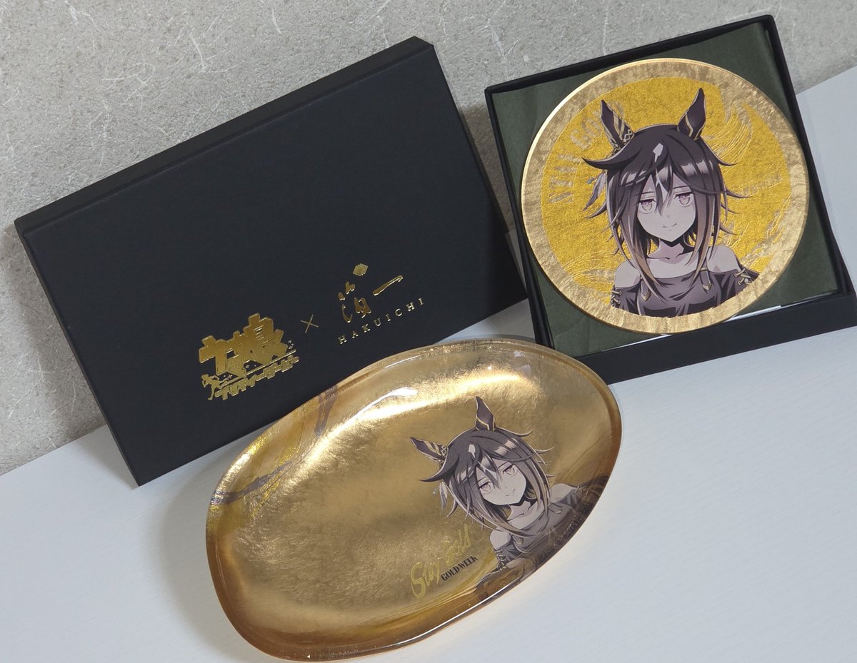 s3_usss's tweet photo. ウマ娘×箔一さんコラボ届いちゃ!!
めっちゃ良き〜(ㅅ´ ˘ `)

アクリルコースターって飾り皿のスタンドに置けるかな…?
#GOLDWEEK
#箔一 https://t.co/ofWainTmrW