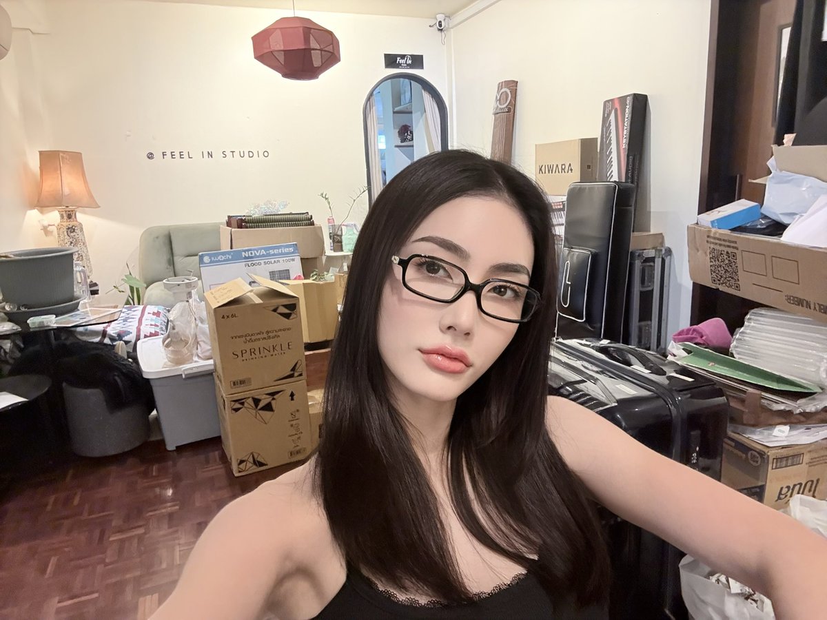 meenaxrina's tweet photo. 🤓 https://t.co/umjCAUKUwx