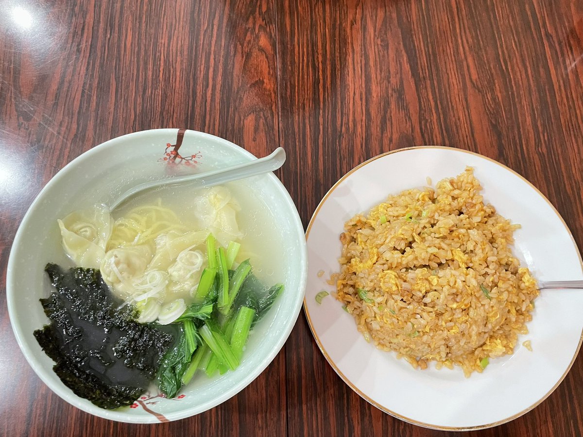 HaemonItagaki's tweet photo. 98麺目は、食味天でワンタンラーメンとネギ炒飯セット。#んめっけ https://t.co/kGtuCUdy8d