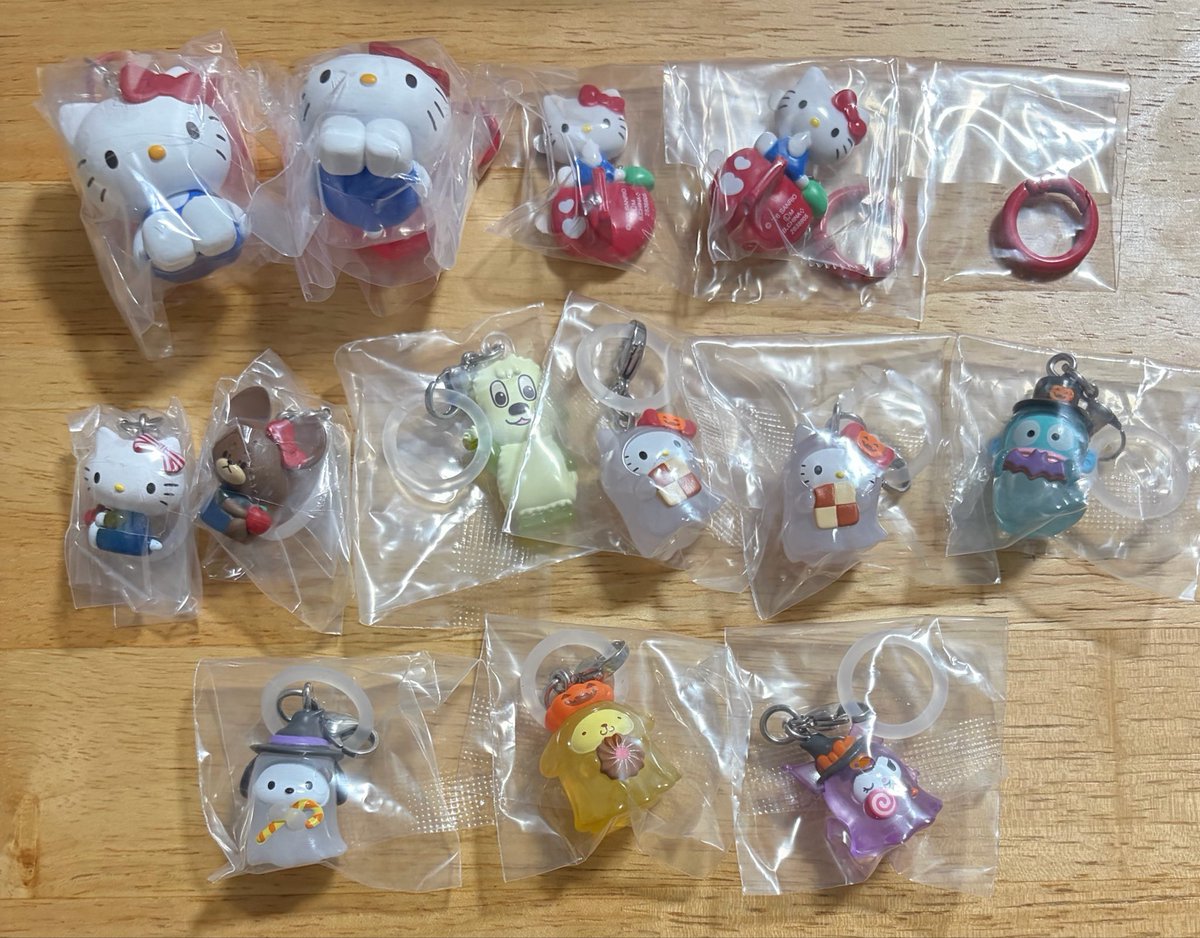 eiyheb's tweet photo. 譲渡・買取　めじるしアクセサリー　サンリオ　ハロウィン　くまのがっこう
譲:画像1〜3
求:定価＋送料or固定の求💖

抱き合わせ(画像3)
画像1:2つ/画像2:1つ
※多数買取してくださる場合は画像1でも抱き合わせ数減らします
お声重なる場合数の多い方優先
検索からもお気軽にお声掛けください🙇 https://t.co/xFxjjiWTr6