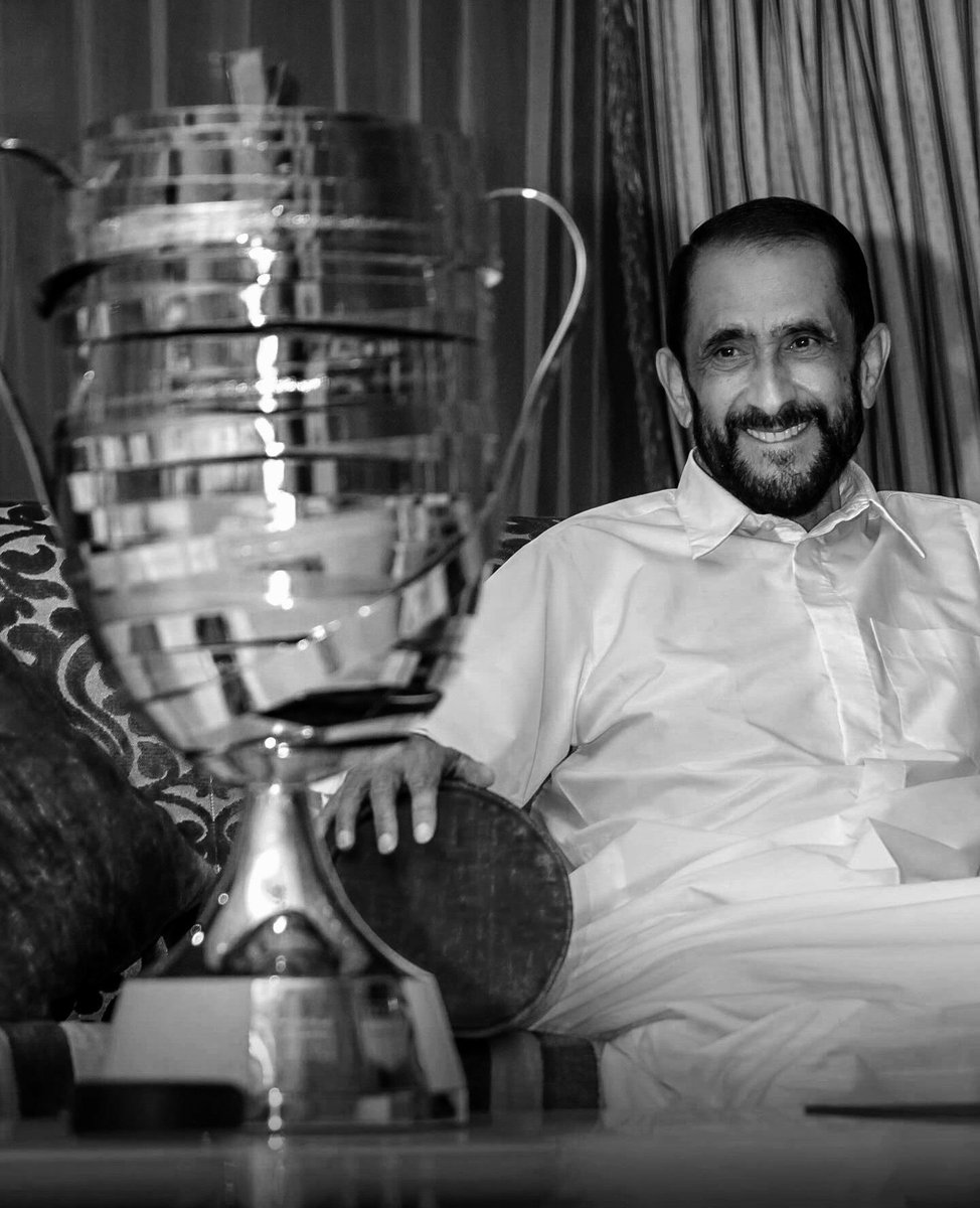 MohdTaqi11's tweet photo. والله حتى الآن مش مصدق .. كسر قلوبنا 

الله يرحمك الله يغفرلك 

الأب الروحي لنادي الوصل وجمهوره 

الشيخ احمد بن راشد في ذمة الله https://t.co/Hvj4jOWcQh