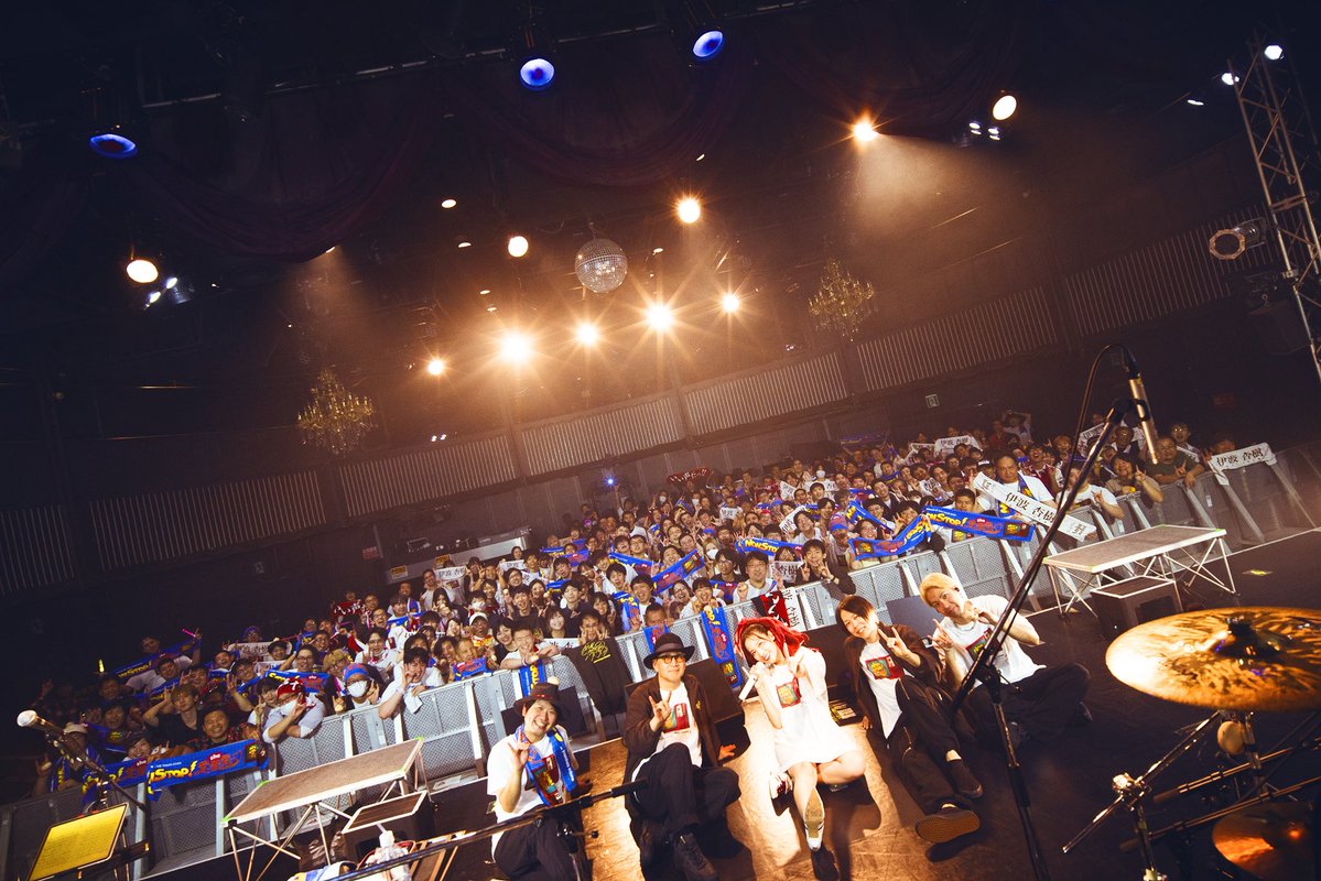 anju_inami's tweet photo. いなみ時間に、よっ！🫶🏻
昼夜共に集合写真が届いたぞぉおー\( ᐛ )/📸

改めて、TOUR初日⸜🌷︎⸝‍
東京公演の幸せを噛み締めながらも
続く、はじめての〝新潟公演〟へ向けて
ドッキドキしながら
準備を進めているよ( ˶˙ᵕ˙˶ )💭

あなたの声と、笑顔と
出逢えるのを楽しみにしているね🕊𓂃 𓈒𓏸◌

«💌 https://t.co/dMBlo6LKRK »

#伊波杏樹NONSTOPthe愛愛愛っ ♡♡♡
