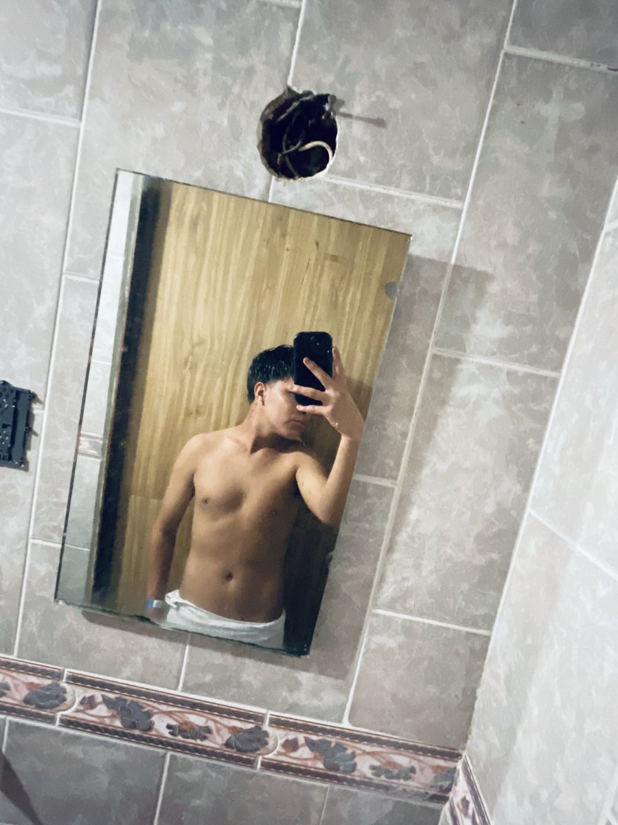 Alexp4rku0's tweet photo. Me acabo de bañar 😻🧖🏻 https://t.co/UFv9yFUDjl