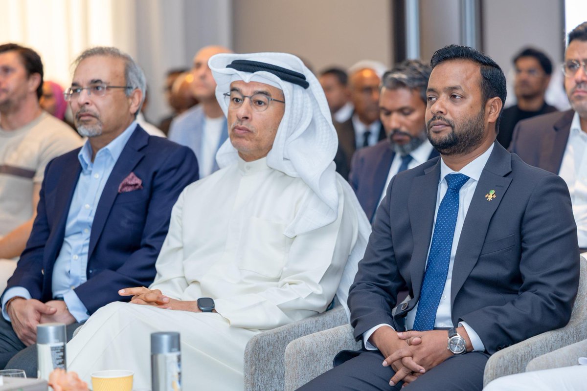 kevincosna's tweet photo. Abu Dhabi-based developer Eagle Hills has signed an agreement with the Government of the Maldives to develop a $20 billion waterfront and marina project in the Maldives | Rasmale'. 

#4WardMaldives🇲🇻 https://t.co/VDl80RzL7T