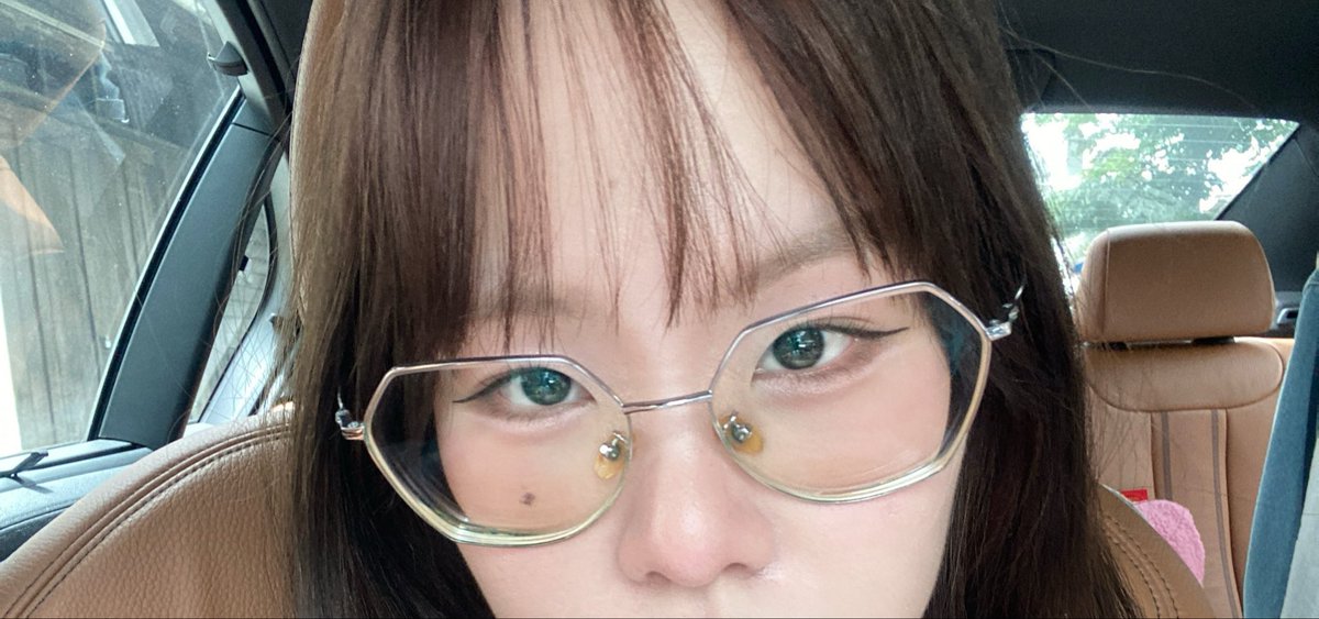 iyuiiws's tweet photo. แวะมาป้ายยาคับ 🎀
https://t.co/3iLuYw38gP
อายไลเนอร์ ลากลาส 02 สีน้ำตาล 
กรีดง่าย หัวเล็ก อีกหัวเป็น remover 
ไว้ลบเวลาเขียนไม่ถูกใจ เหมาะสำหรับมือใหม่
https://t.co/RZVuaQ5YQL
ที่ปัดคิ้วลากลาส 03 สีชานม
น้ำตาลไม่ติดเหลือง 
ปัดง่าย ไม่เป็นคราบ ติดทน
 #shopeeaffiliate #ป้ายยา https://t.co/D6U1TV5HvL