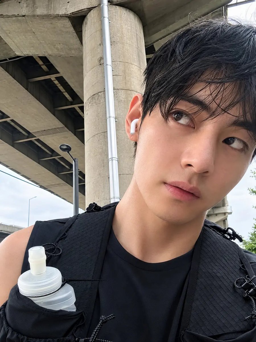 mnirenu08's tweet photo. So damn handsome Mr Kim ❤️ https://t.co/6CYRePvilL