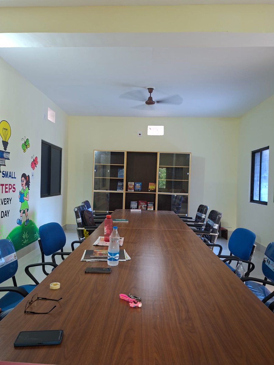 PRDeptOdisha's tweet photo. A Space to Read, Learn & Grow !

A Rural Public Library has been established at Nalipada, Arjunpur GP under Khordha Block through convergence of MP-LAD, SBM (G), MGNREGA and GP Fund, with a total investment of ₹15.00 lakh.

The library provides a dedicated space for students, youth and rural residents to read, learn and access knowledge, fostering a stronger culture of learning and community development.

#RuralLibrary #Convergence #RuralDevelopment #Khordha #Odisha #ReadingForGrowth @CMO_Odisha @RabiNaikBJP @OdishaMgnregs @PKhordha @DMKhordha @ZPKHORDHA