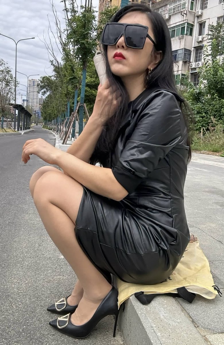 BelmontSag18505's tweet photo. 今年三十岁，湖南人在深圳打工。
离过一次婚，没有孩子。
来X一半是因为好奇，一半也是抱着试试看的心情。
万一呢，这个年代网恋走向婚姻的很多很多。 https://t.co/juqjcaEZ9r