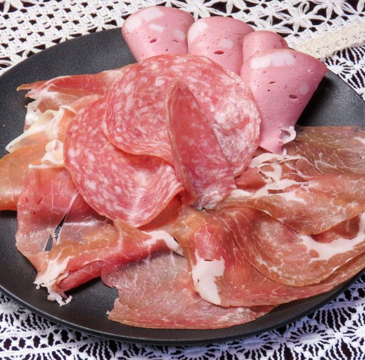 ODEN_NAMAHAMU's tweet photo. おーぷん

白菜塩豚汁も食べ放題🐽
バターもかけ放題🐮

#新宿 #歌舞伎町 #おでんと生ハム食べ放題 #喫煙可 #タバコ吸える居酒屋 #カラオケ #bar #バー #グルメ #日本食 #朝食 #深夜営業 #飲み放題 #出汁割り #シーシャ #スポーツバー #二次会 #久保建英  #1人飲み #とうめし #唐揚げ食べ放題 https://t.co/a9So55TQqu