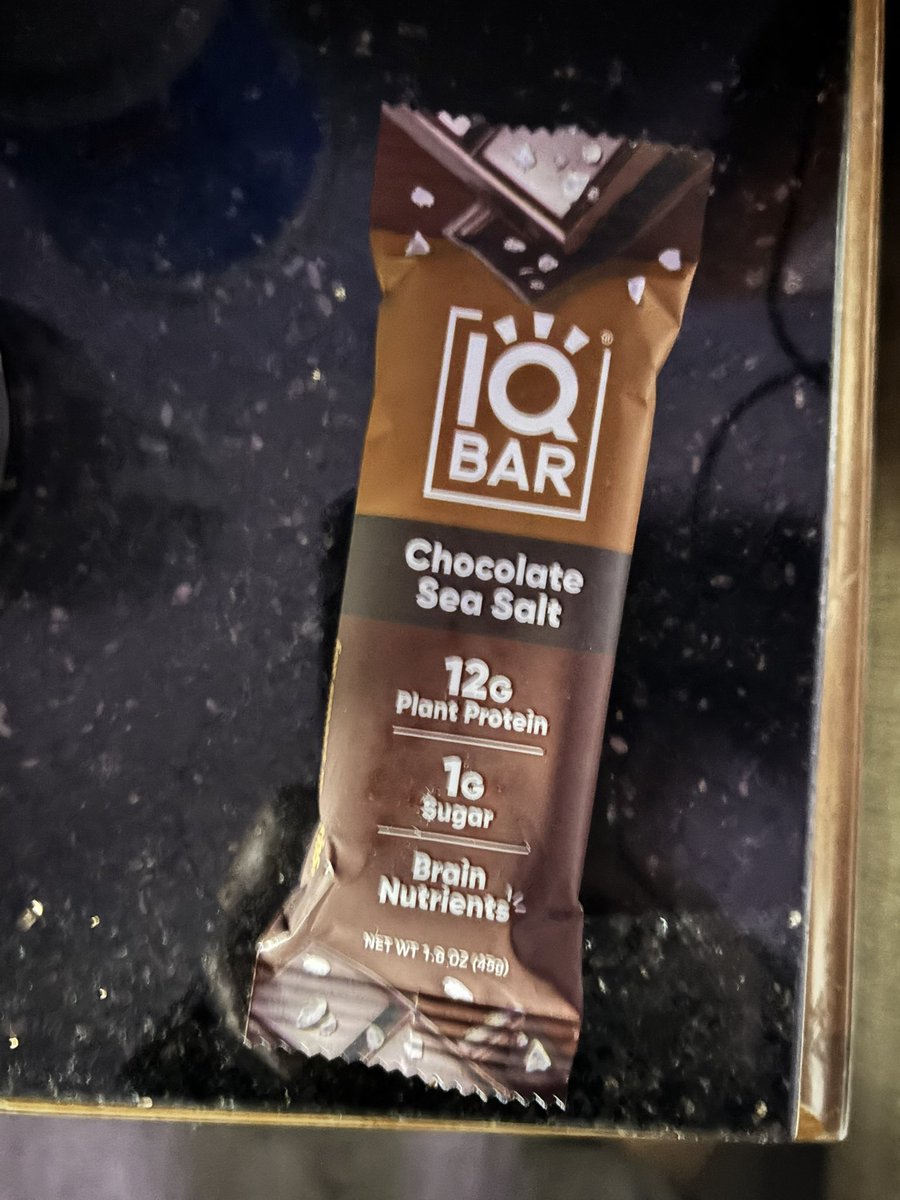 spriteezero's tweet photo. iq bar chocolate SEa salt https://t.co/3euNq44dLi