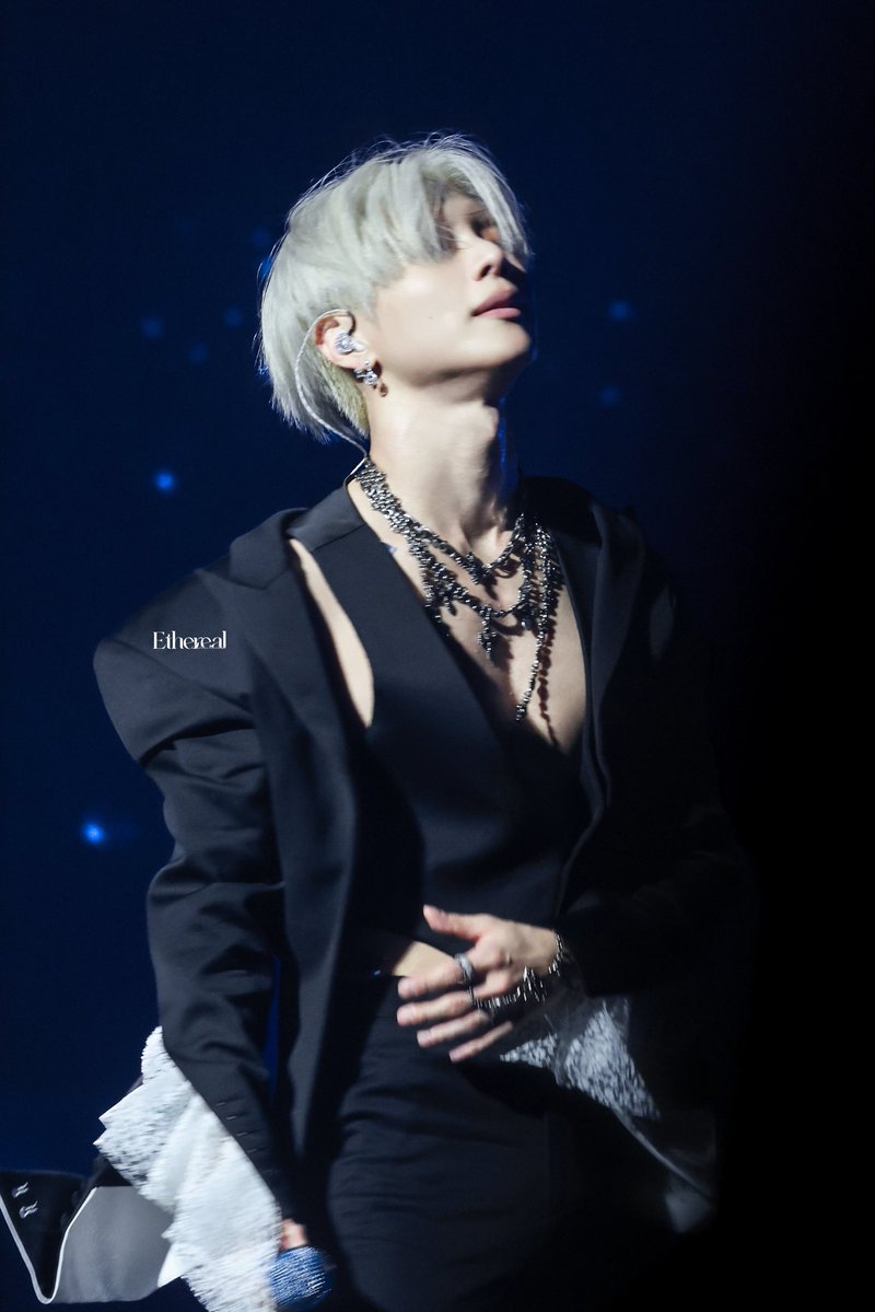 Ethereal_718's tweet photo. 260920 TAEMIN WORLD TOUR <LiMiNaL> in SEOUL

사랑해🖤

#태민 #TAEMIN #テミン #泰民
#TAEMIN_LiMiNaL https://t.co/XUPDOH9uiV
