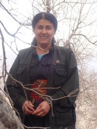 bercelan_carcel's tweet photo. 31 yıl bir yolu yürümek kolay değildir, inanç, bağlılık, cesaret, aşk ister. 
Bir an bile tereddüt etmeden yürüdün, Ş. Berwarlara (Hamdiye Kaplan) bağlı kalmanın gereklerine göre yürümeyi ilke edindin.
Hep özleyeceğim...
Sonsuz sevgi ve minnetle...
#BerîtanÇelê https://t.co/XooYfEWflw