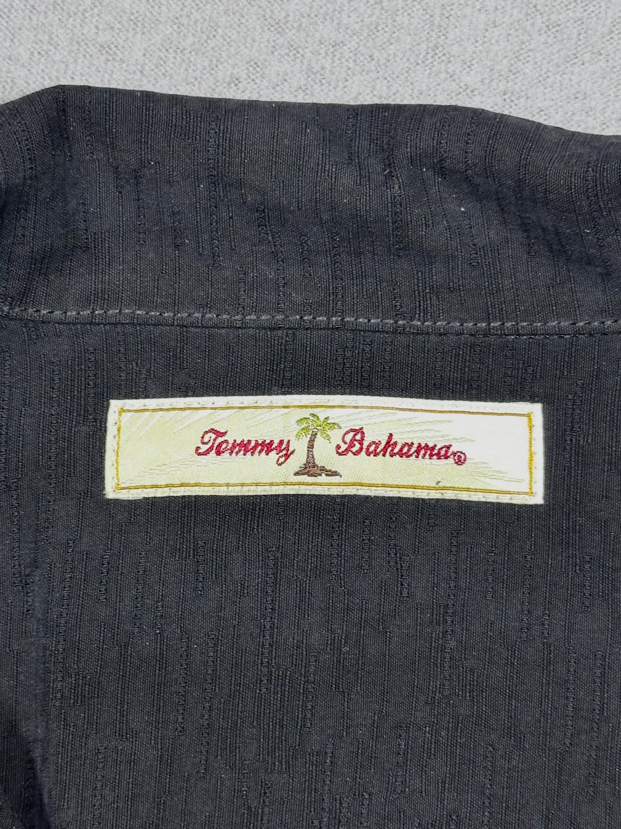 CraigWeimaqfjb's tweet photo. Tommy Bahama 100% Silk 
$37. 99 https://t.co/xgvhV6WDNI