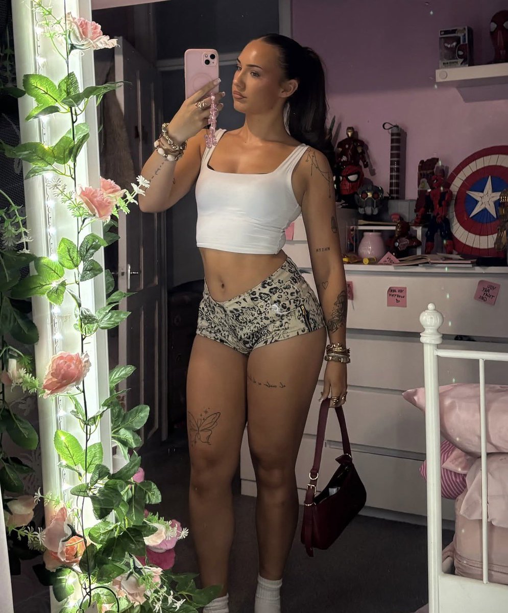 AlB2719's tweet photo. Chav filth #horny #wanking #wankchat #cocktribute #cumtribute https://t.co/DWFqBRWOMl