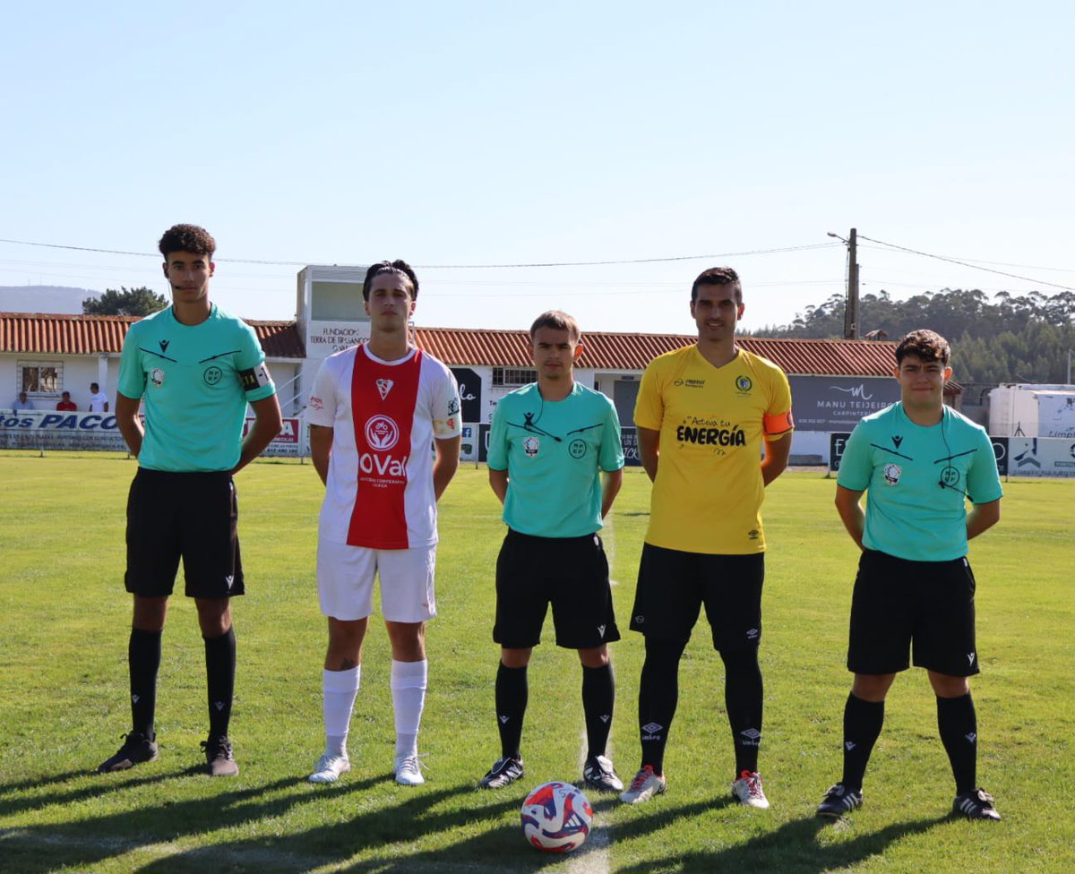 sdovaldenaron's tweet photo. ⚽🔴⚪️ Empate na casa para o noso Sénior!
O noso equipo Sénior sumou un punto tras empatar ante o Torre S.D. nun encontro moi disputado e no que a nosa afección apoiou ao equipo ata o final. 👏❤️
Grazas, unha vez máis, por estar sempre aí. Seguimos traballando.
#Imusval https://t.co/C8Lh6itOyt