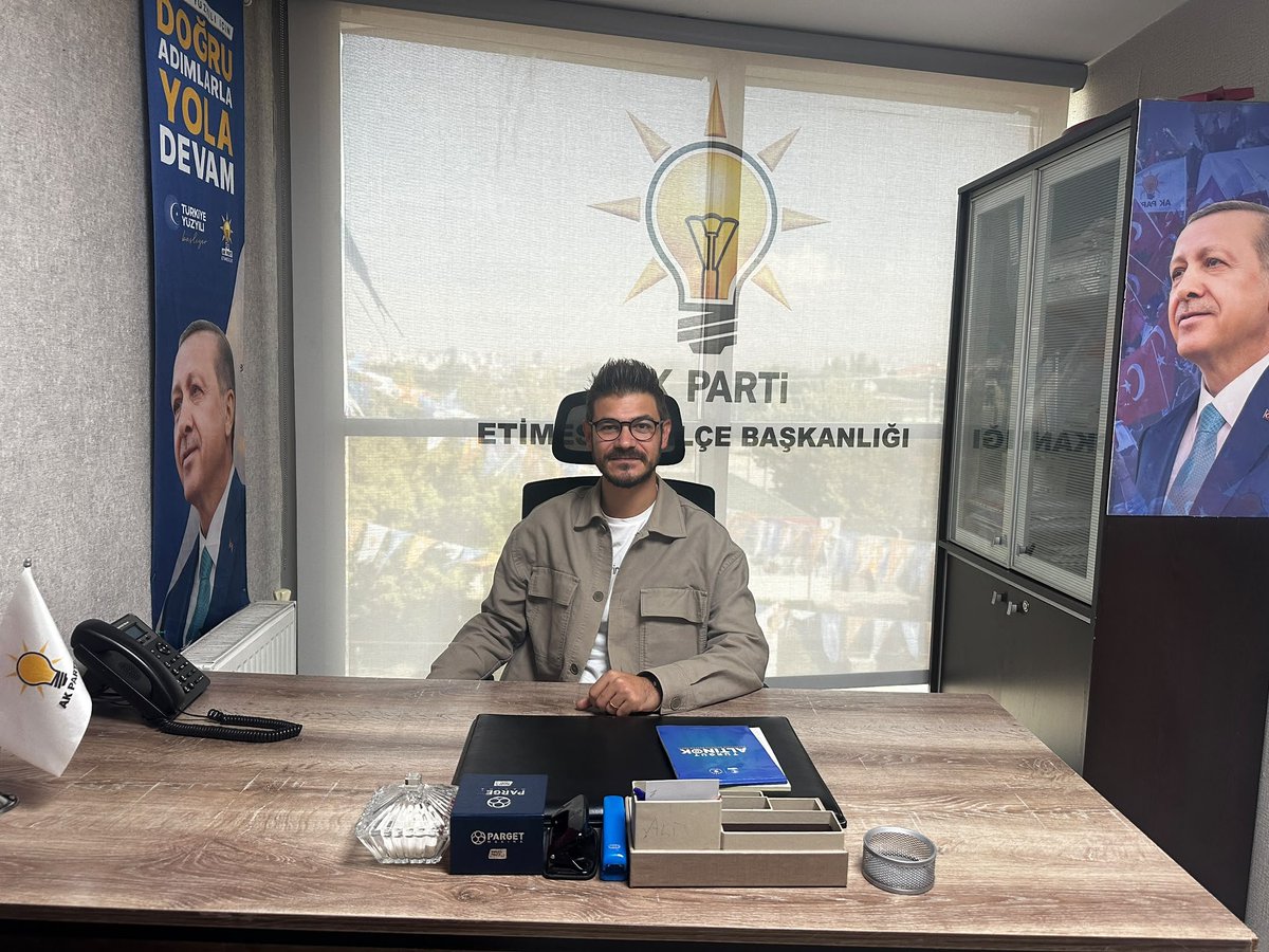 aketimesgut06's tweet photo. Bugün İlçe Başkanlığımızda nöbetçi Yönetim Kurulu Üyemiz Sn. Sefa AYÇİÇEK'tir. 

Hemşehrilerimizin talep, görüş ve önerilerini dinlemek üzere 10.00-18.00 saatleri arasında İlçe Başkanlığımızda sizleri bekliyoruz.

📞 İletişim: 0 (312) 245 48 00
📍 Adres: Kazım Karabekir Mah. İstasyon Cad. No: 55/7 Etimesgut/ANKARA