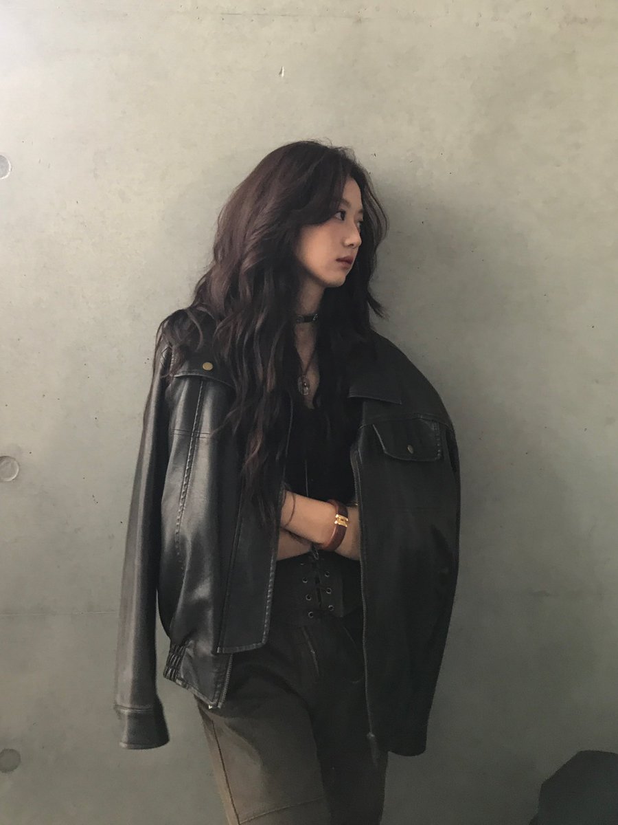 avoirzen's tweet photo. oh my god sun qian you gorgeous diva https://t.co/16NxpJMdCY