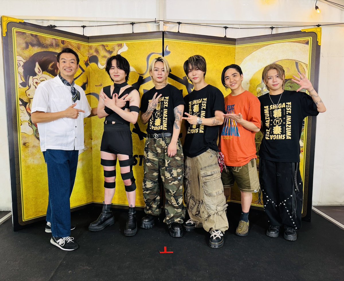 takutoonuki's tweet photo. #フェストイナズマ ！4年連続出演の #Novelbright は完全ホームな盛り上がり！今年も恒例のサウンドチェックでは竹中雄大君の西川さんリスペクトでHOTすぎるコラボも！会場いっぱいに響き渡る力強い歌声とアンサンブルで最後まで熱狂の時間に！ https://t.co/lKqCjMqSYy
