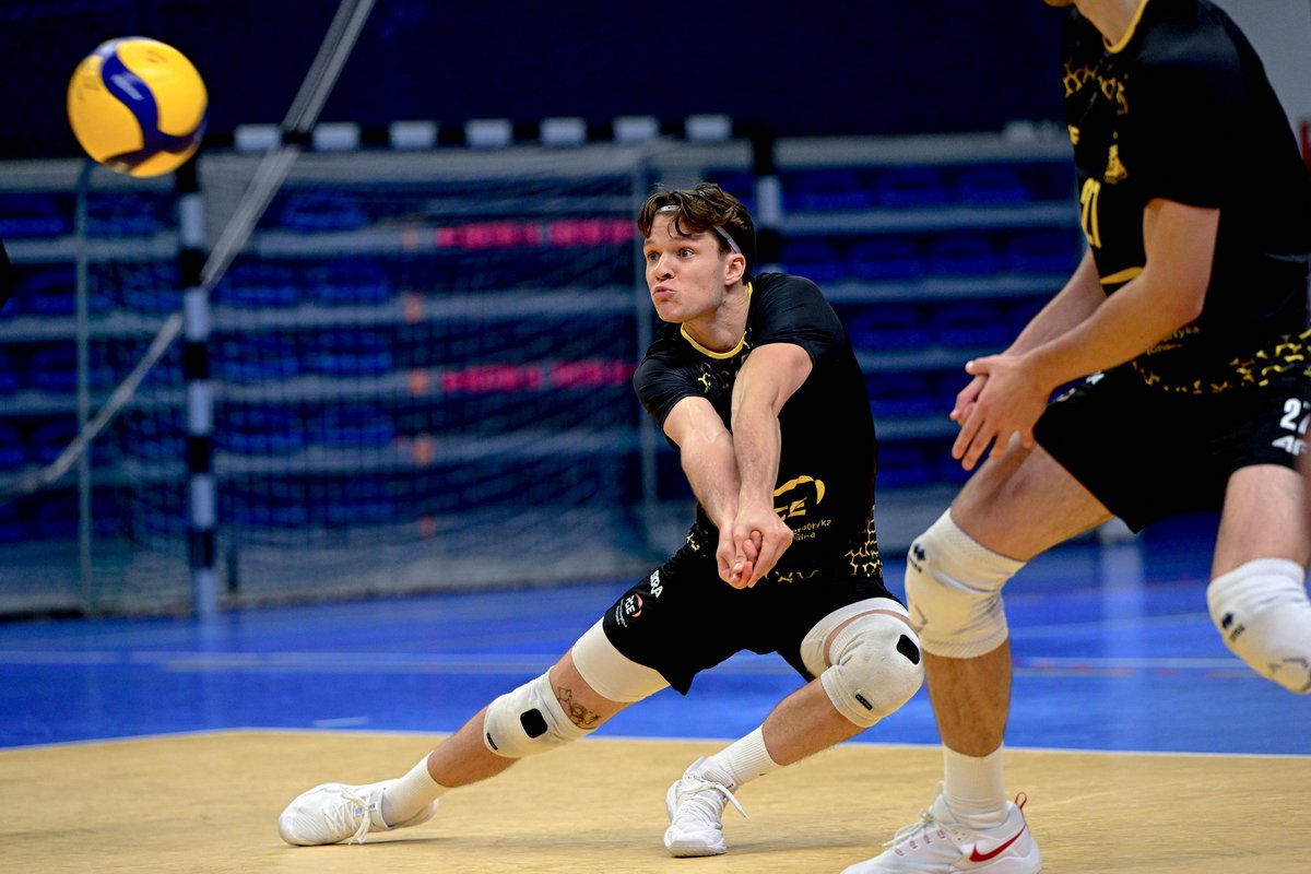 _SkraBelchatow_'s tweet photo. 4:0? To teraz jeszcze raz — ale na zdjęciach 🔥📸 

Wpadnijcie na naszą stronę i zobaczcie fotogalerię z sobotniego sparingu 📲 https://t.co/4jOSZrljr2

_____________
PGE GiEK Skra Bełchatów rekomenduje kolekcję siatkarską Teamwear 4F   ➡️ https://t.co/RS755Qopr3 
#4F #4Fteam #4FPoland #4FPolska