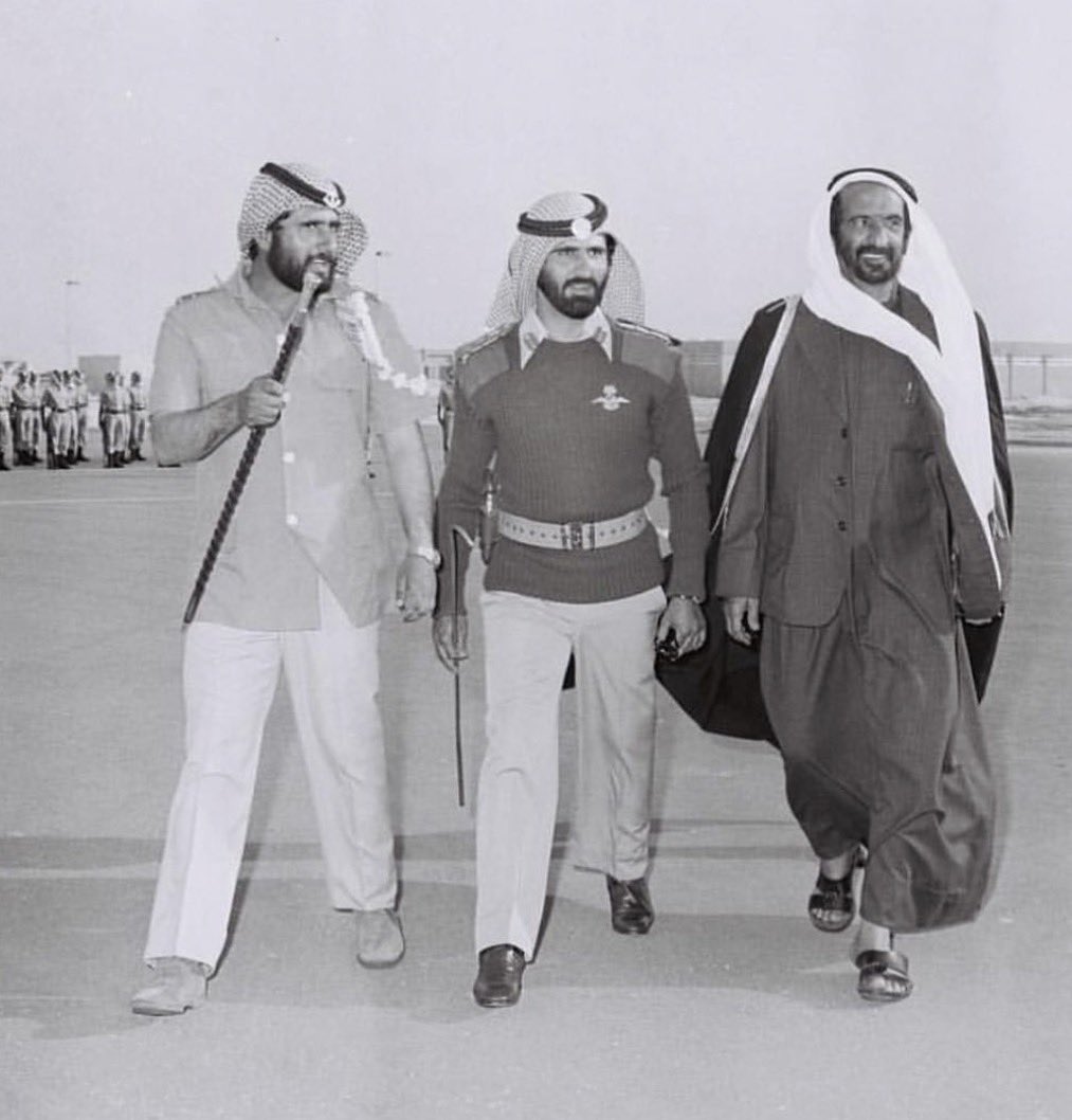 ae_wasl's tweet photo. مسيرة امتدت لعقود بين العسكرية، الأمن، الرياضة والفروسية🤍🇦🇪

بعد تخرجه في الأكاديمية العسكرية الملكية ساندهيرست انضم للقاعدة المنطقة الوسطى العسكرية في دبي

و صار القائ�� العام الها وساهم في تطويرها لتكون من القواعد العسكرية البارزة في الدولة

و تولّى بعدها منصب نائب رئيس الشرطة والأمن العام في دبي