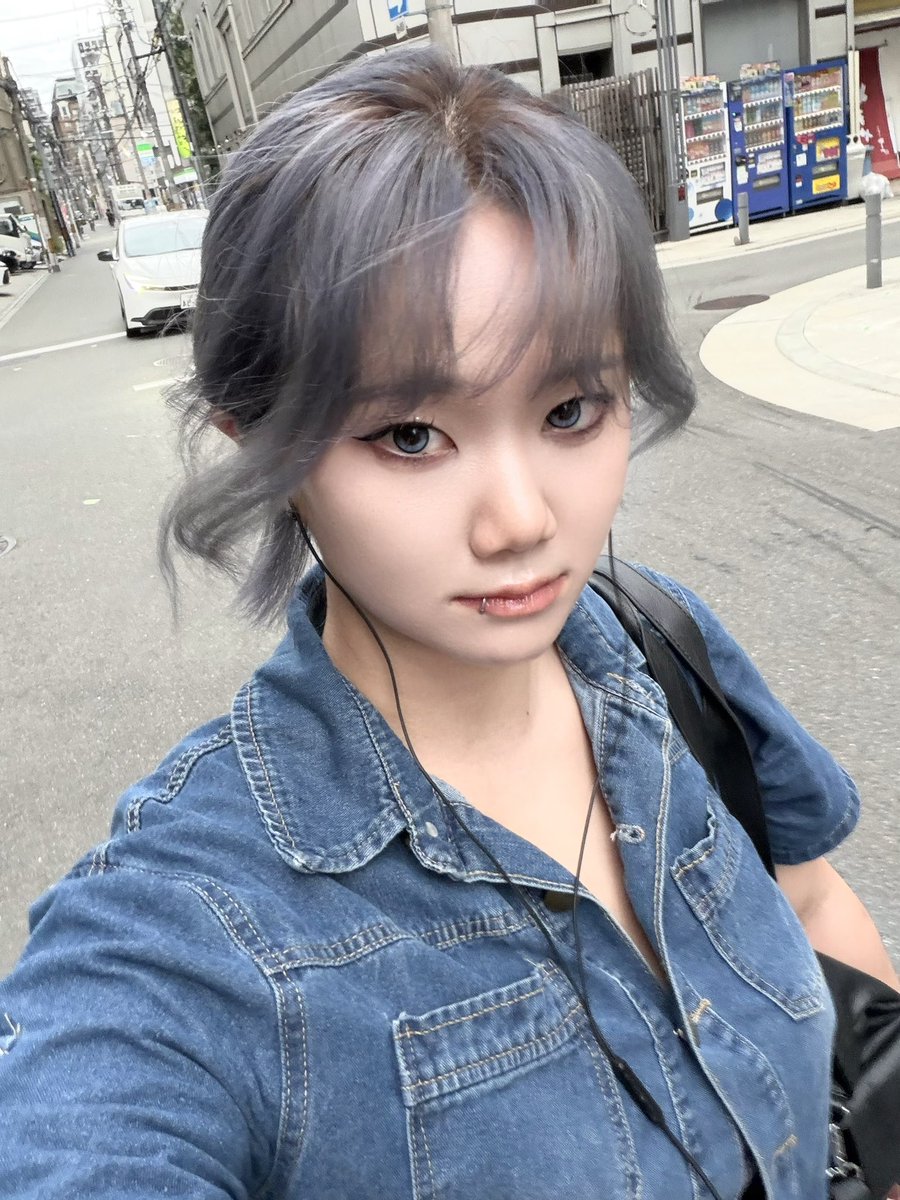 xye1e's tweet photo. 머리 묶은 거 푼 거 뭐가 나아요? https://t.co/PGRy4uXDi6