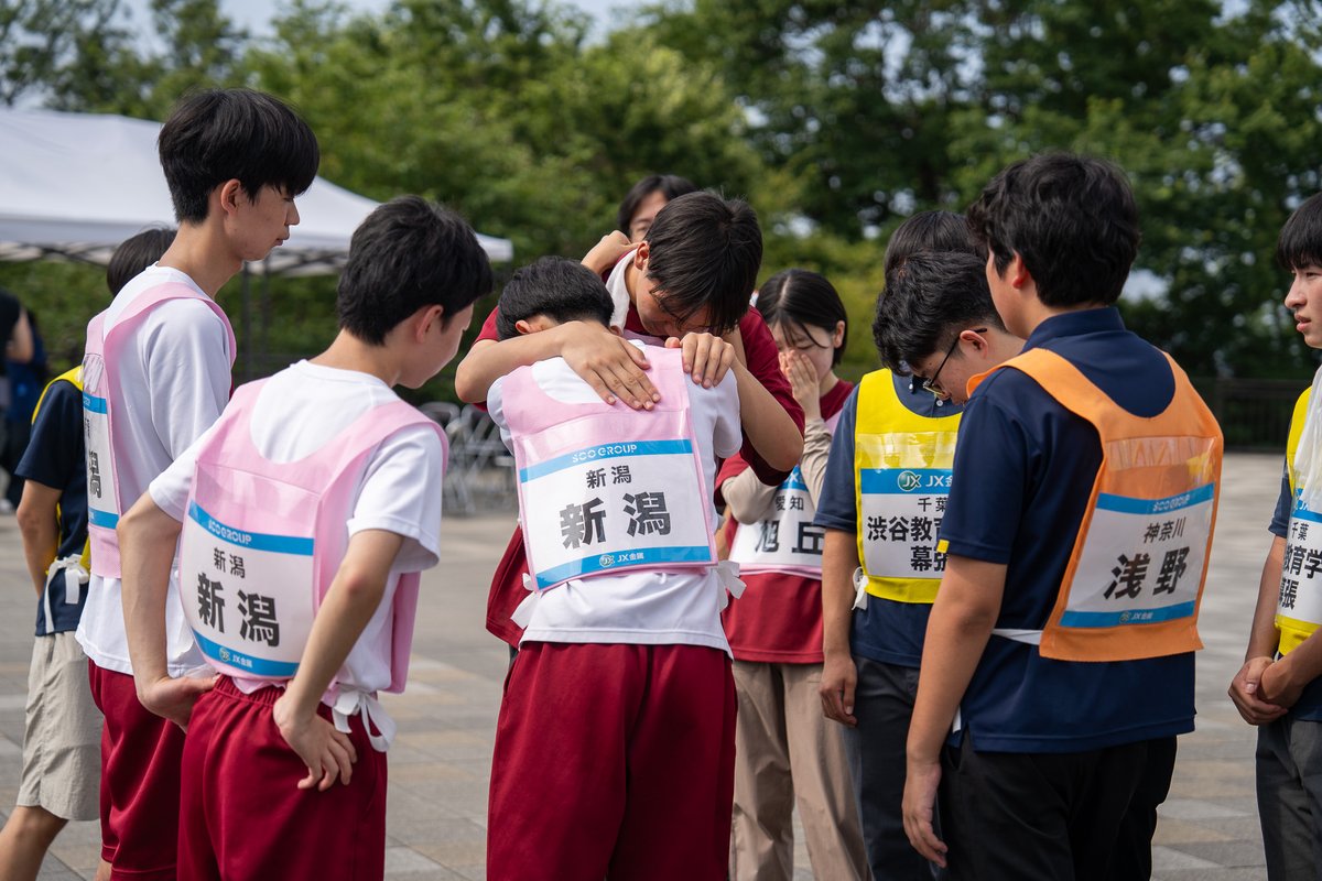 quizNTV's tweet photo. 第46回 #高校生クイズ 放送中!
準々決勝 三島スカイウォークでのタイマン早押し
激戦を制した4校が準々決勝へ進出🎉

奈良県 東大寺学園
北海道 旭川東高校
千葉県 渋谷教育学園幕張
兵庫県 灘高校

対決の舞台は北海道へ✈️
その前にGolden SixTONESとコラボした新ステージ開幕✨ https://t.co/2xJz3fqIAy