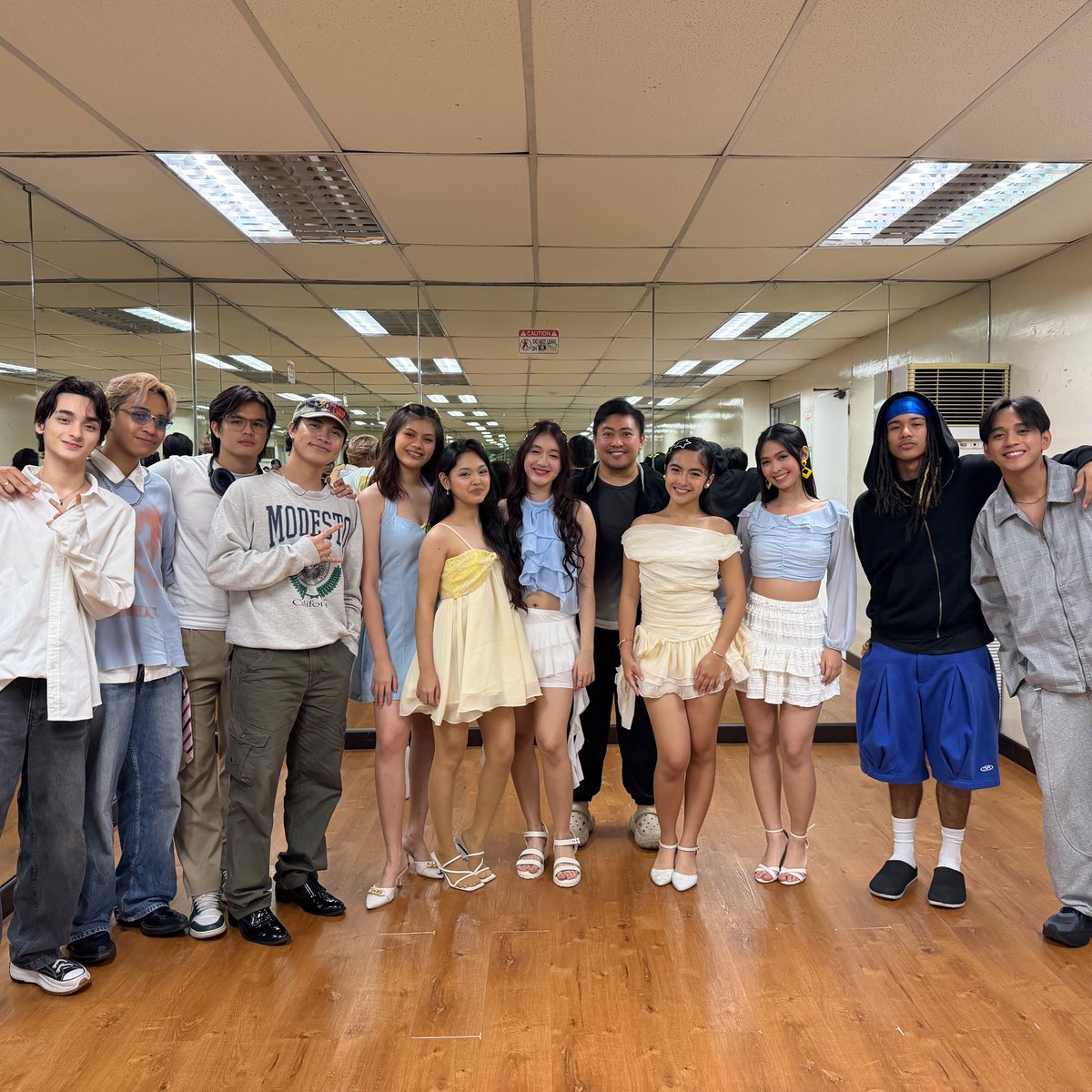 NinunoMedia's tweet photo. A day of talent, passion, and growth! ✨

Yesterday, Ninuno's Young Artists showcased their skills at their Dance Recital while our Ninuno Trainees took the spotlight for their Singing Evaluation 🎤🎶

Congrats to all our Ninuno Media Artists! 🧡

#NinunoMediaArtist
#TATAKNinuno https://t.co/d3YYTx84a9
