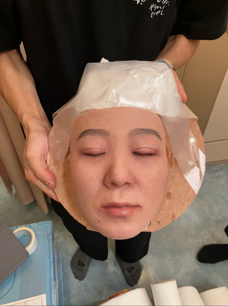 tejimagi2's tweet photo. https://t.co/G2xwyrT0b4
ネトフリドラマダウンタイム
手術シーンで使われた顔のダミー人形
こういうダミー人形とかの特殊造形が大好きで
紹介したいけどリアル過ぎて引くフォロワーがいそうで
このイリュージョン専用アカで紹介していいのか迷う…(一応センシティブ設定にした) https://t.co/kBjwE9iasB