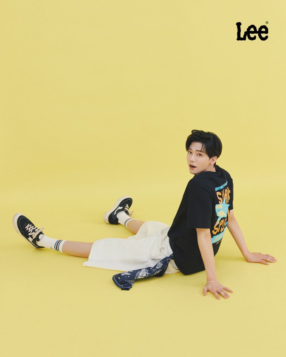 hourlyjaeminn's tweet photo. 260921 Lee Jeans Korea

SHARK IS HERE 🦈🦈🦈

#JAEMIN #재민 #ジェミン https://t.co/nAUgQxZVR3