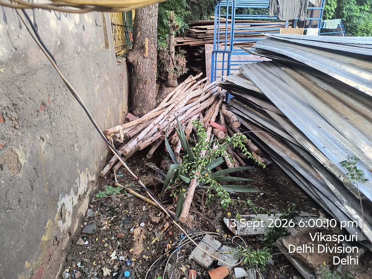 fblockvikaspuri's tweet photo. @htTweets @JasjeevGandhiok How badly Parks are getting destroyed. Matter pertains to violation of environment norms at the MCD Dussehra Park F Block Vikaspuri New Delhi. This matter is pending before Hon'ble NGT. It's being years now no violators have been penalized by the Hon'ble NGT. https://t.co/5ZX98232PC