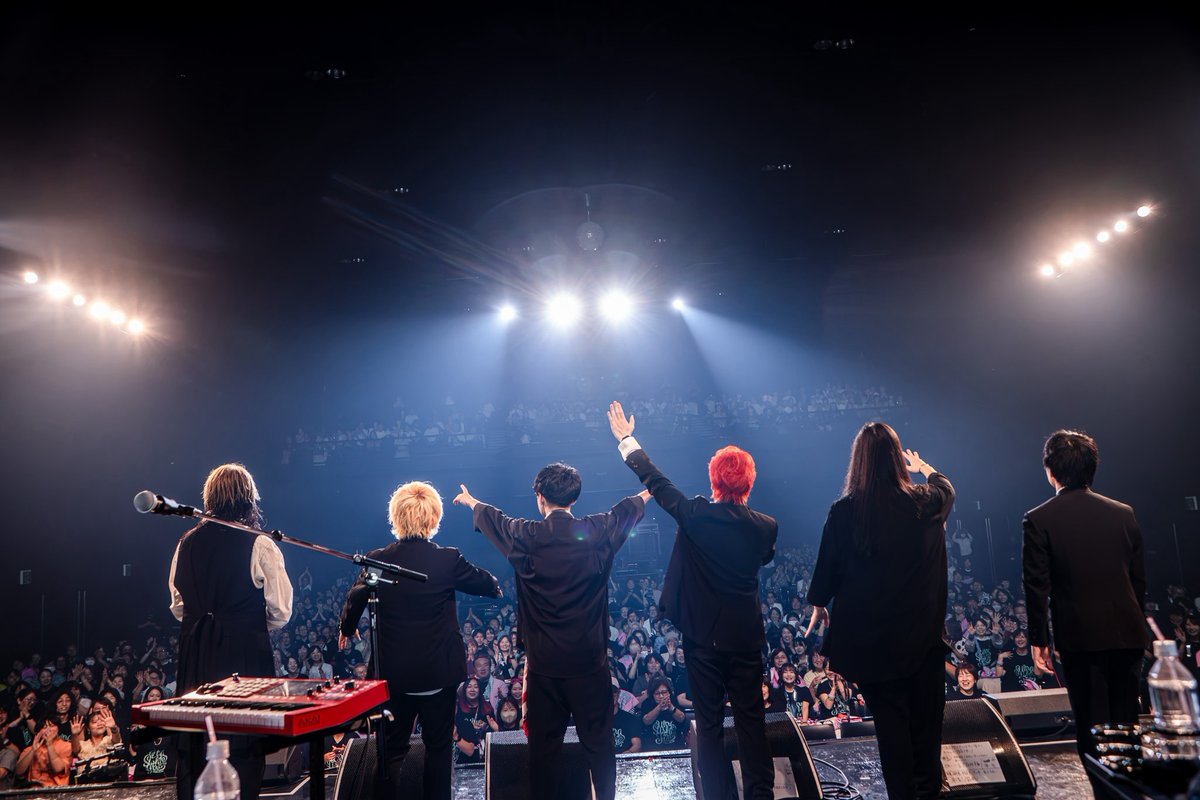 ultrasushifire's tweet photo. ＼🍣本日限定でZepp映像大公開🔥／

お天気が大荒れなので、
今日はお家で寿司パーティ🕺🍣💃

先日のZeppワンマンのライブ映像を、
本日限定で一部大公開します！

あの日の熱気を、ぜひもう一度🔥
👉https://t.co/mgkeKodgJg https://t.co/GJdaMhqzoI