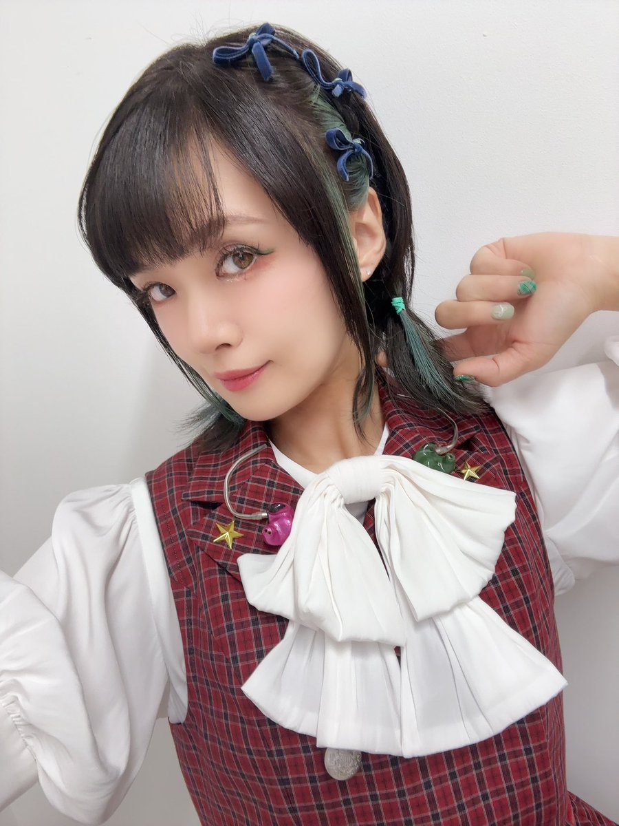 yuka_s1113's tweet photo. 実は今回の髪型、コトブキヤくじの昴の髪型をイメージして作ってもらいました💇‍♀️
リボン3個もつけたよ🎀
#ミリオン14th_day2 https://t.co/U0koga1oi1