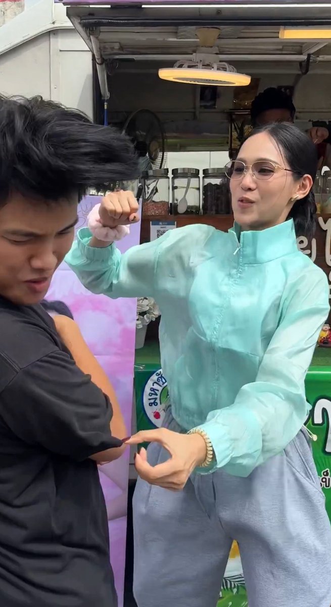spkk9876's tweet photo. ขนาด ผกก ยังไปกินน้ำแตงโมบ่ได้555555555555555555555555555555555

KHOM KHLANG LAST Q
#ข่มขลังปิดกล้อง https://t.co/jIsVRQgv67