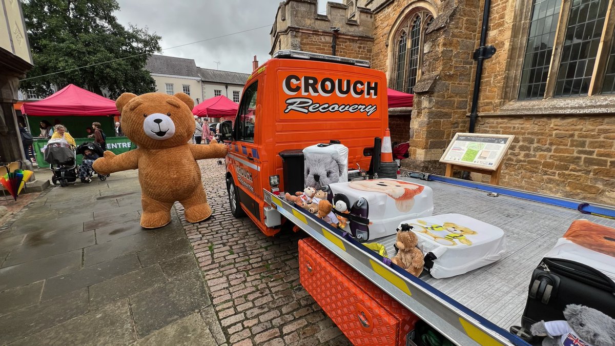 CrouchRecovery's tweet photo. Our very own Rob Langley on standby in Market Harborough to block the road for the Teddy Bear Zip Line event! 🧸
 
Rob has worked with our family for as long as everyone can remember. Well done Rob for getting in the spirit of things! 🧡 https://t.co/s31VJJQ4ff