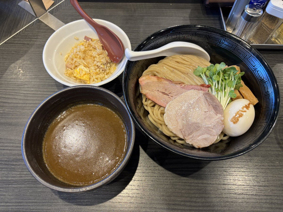 Empty_bullet_'s tweet photo. 9/21
「NOFUJI屋」

札幌ラーメン行脚 第7弾
[マキシマム ザ コンブ、ミニ焼豚チャーハン] https://t.co/6urwRZoRum