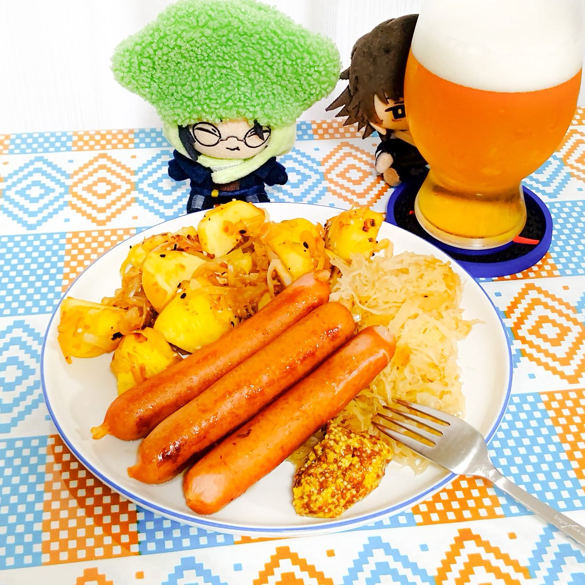 noti80's tweet photo. 配信ドラマを観ながら、おうちオクトーバーフェストを開催🍺 https://t.co/UyUWquow9t