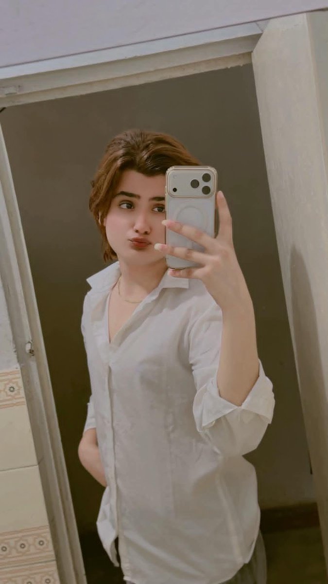 saimAliw67's tweet photo. Live in Lahore 
03710722397 https://t.co/C85x28sNvx