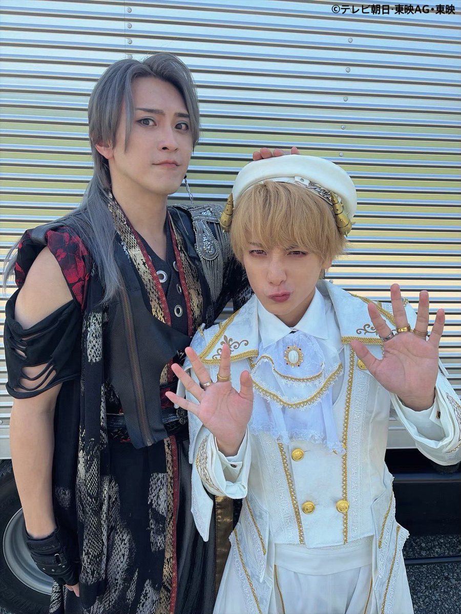 shogo_taduru's tweet photo. ご飯代凄そうな兄と美容代凄そうな弟

両方すごいかかる閣下
#角醒ハンターオメガホーン 
#オメガホーン https://t.co/eCwkzJMzof
