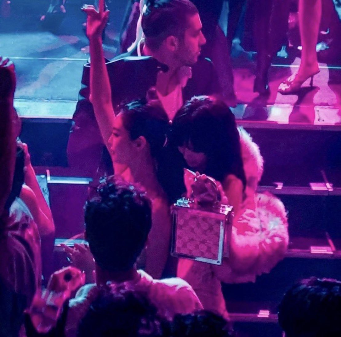 lsrndwnr's tweet photo. its about to be gay as hell in every bvlgari afterparty when lisa and ningning pull up https://t.co/AzbTT9Wmdr