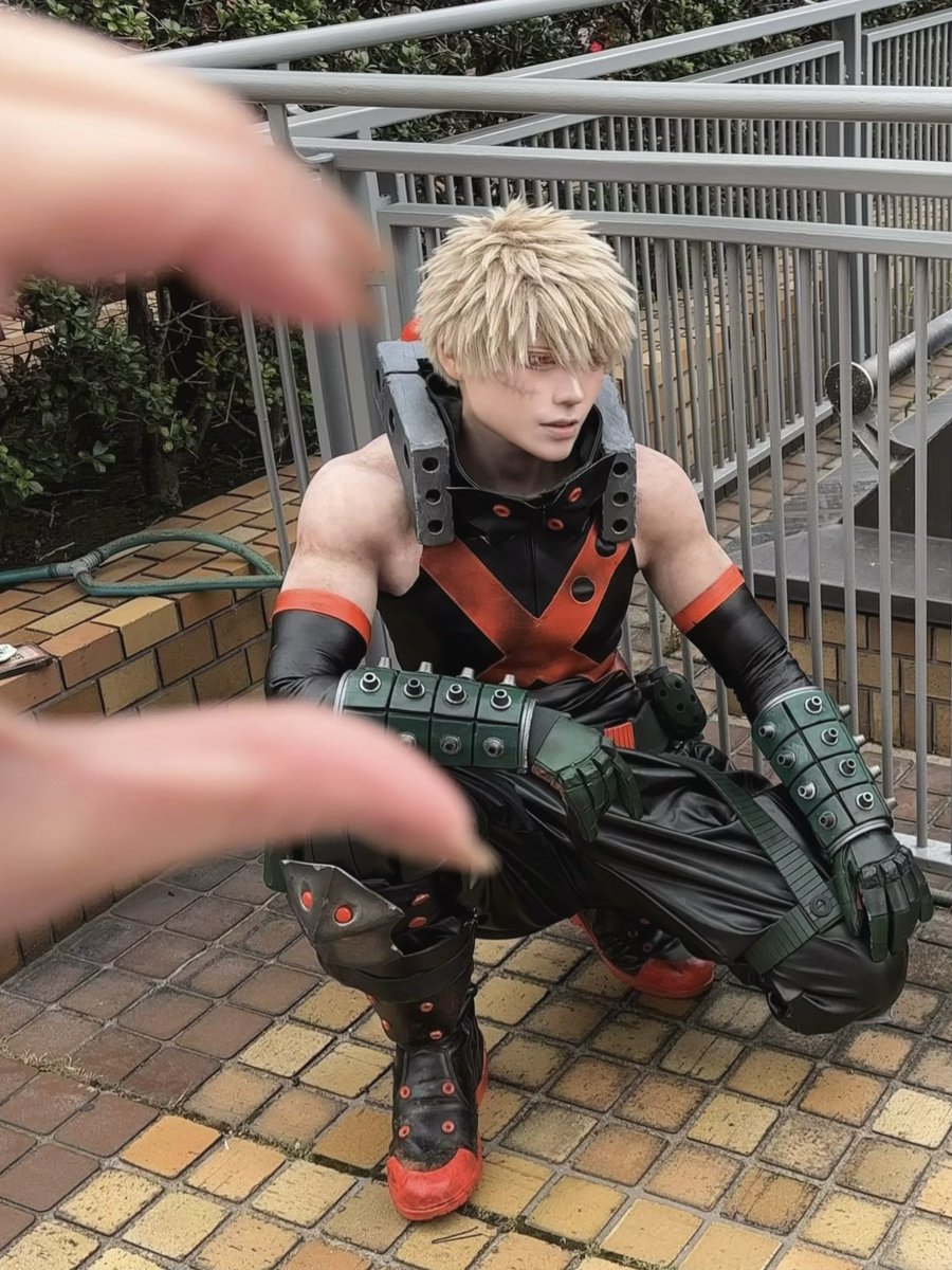 so_ichi3's tweet photo. ※MHAcos
ﾒﾛ⚡が撮ってくれてたのに全然気づいていない😢 https://t.co/aF71qP54pH