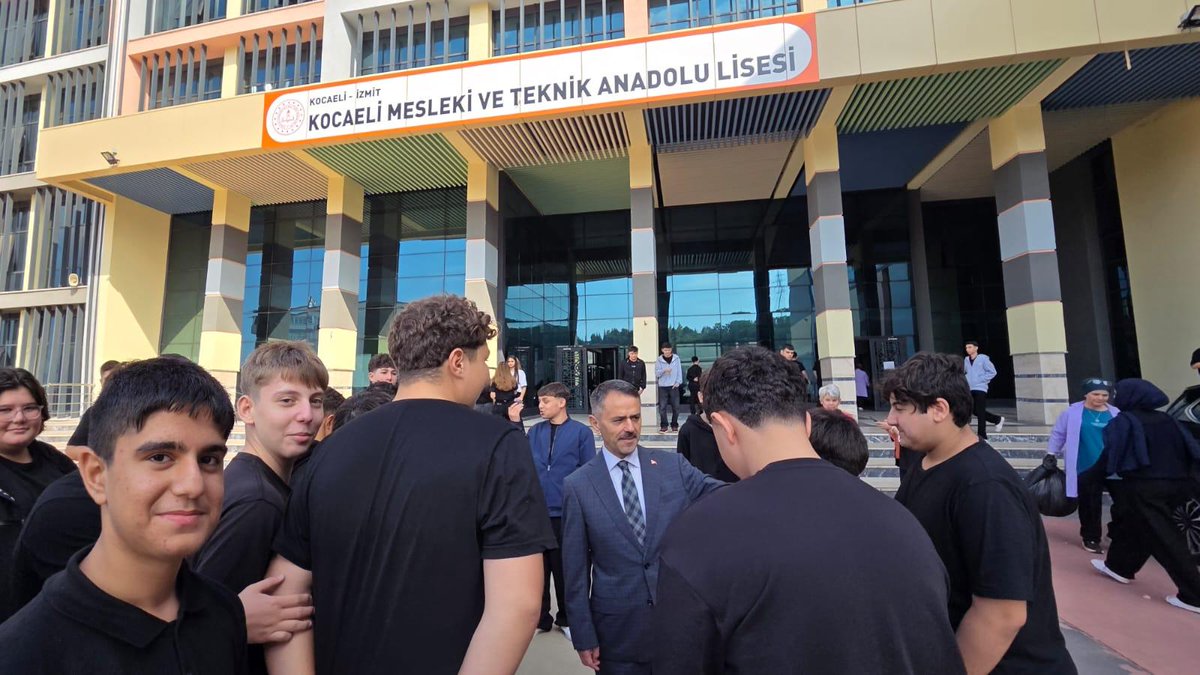 kocaelivaliligi's tweet photo. Vali İlhami Aktaş, Güne Okul Ziyaretleri ile Başladı
⬇️
https://t.co/vQL6VGIC2Y https://t.co/usugrldBYM