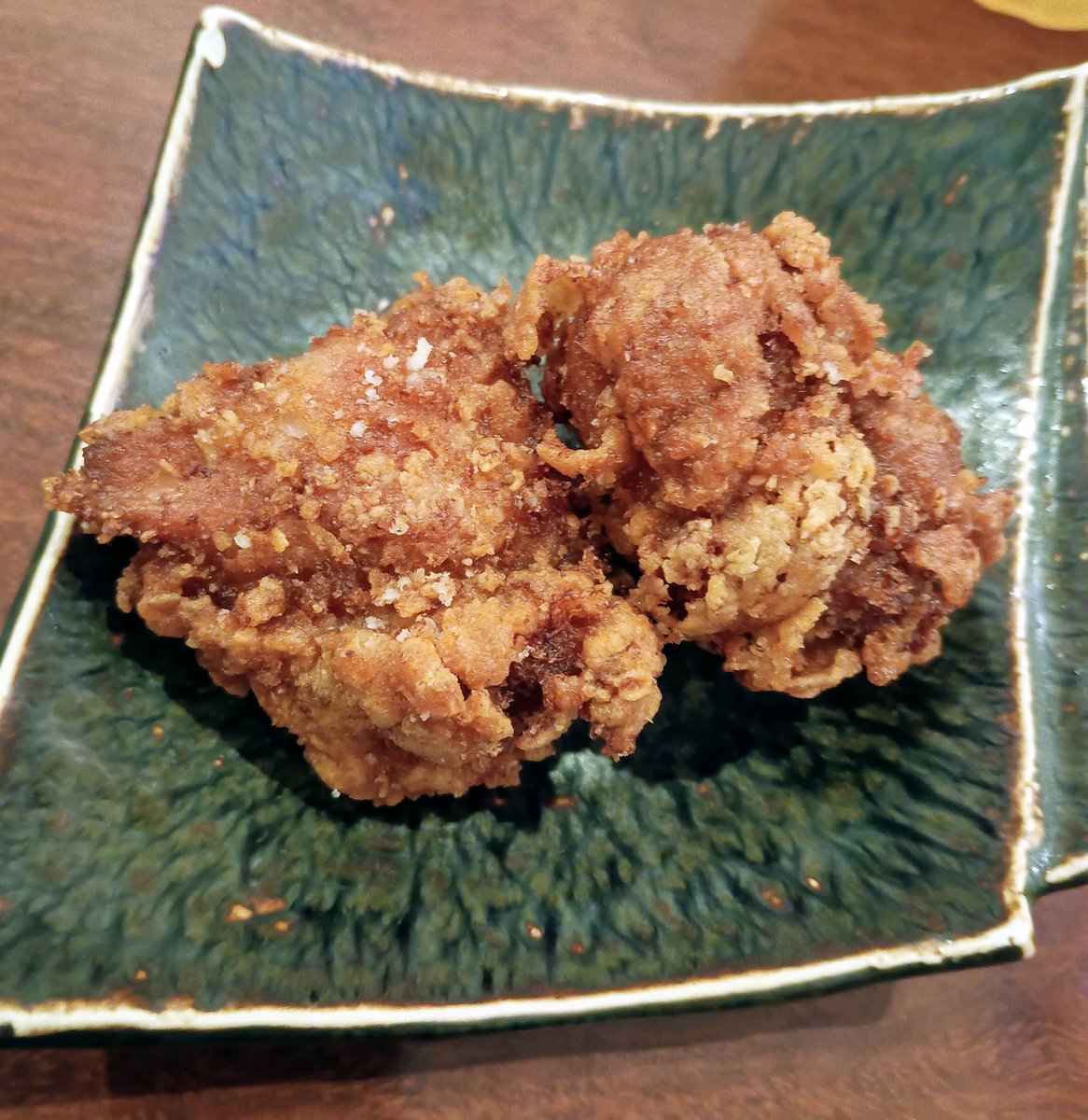 so_to_1's tweet photo. 夜には雨が弱くなるという天気予報を信じて来ました

北海道豚丼
北海道ザンギ
 #割烹諸塚 https://t.co/ypuAp9tmbL