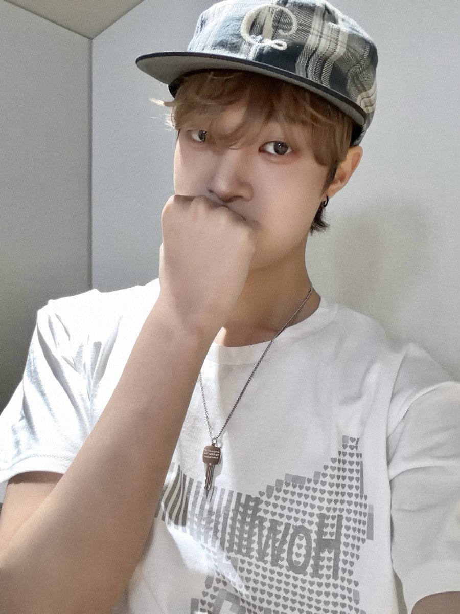 andTEAMofficial's tweet photo. Wolf's Love T-Shirts🐺

#EJ #FUMA #K 
#andTEAM_MarkonMe https://t.co/h4I7tGhLum