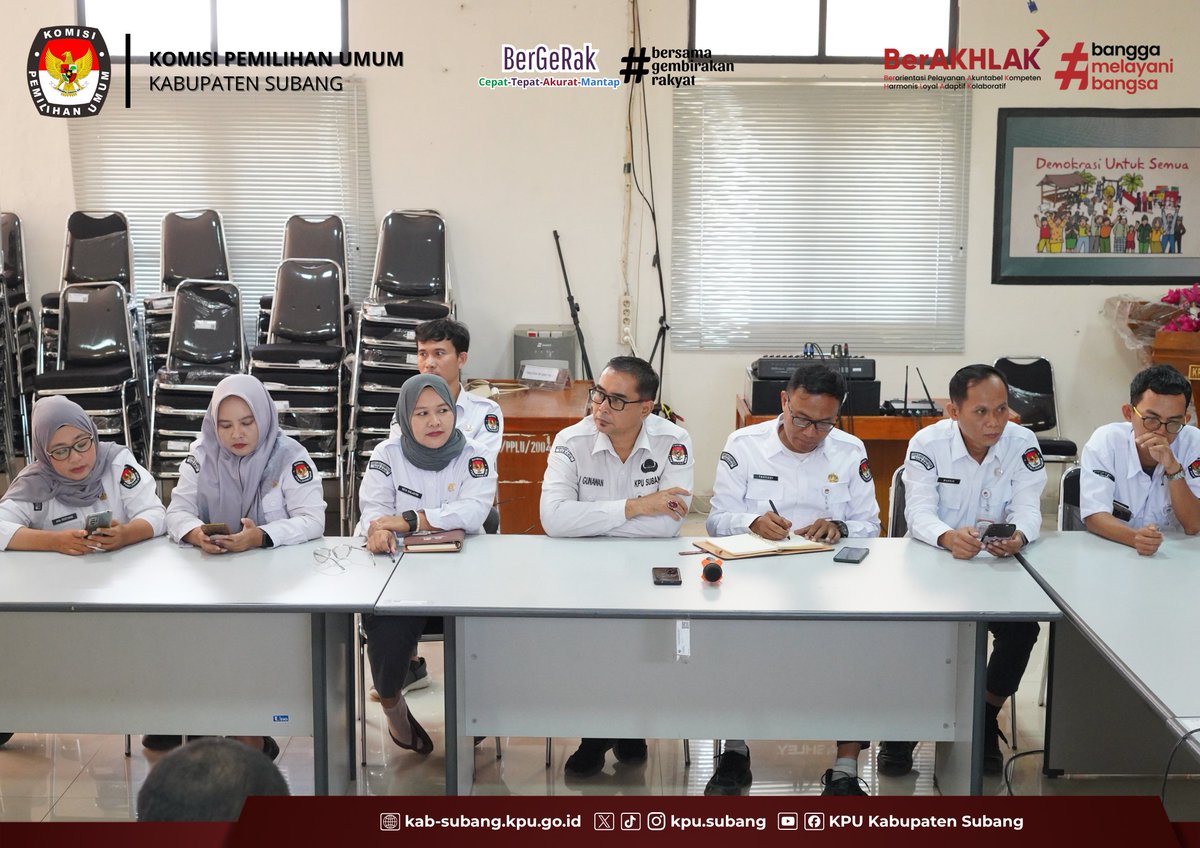 KpuSubang40202's tweet photo. #TemanPemilih, KPU Kabupaten Subang melaksanakan Rapat Internal Sekretariat pada Senin (21/09/2026) bertempat di Aula KPU Kabupaten Subang.

@KPU_ID 

#KPUMelayani https://t.co/JPPFWGoleP