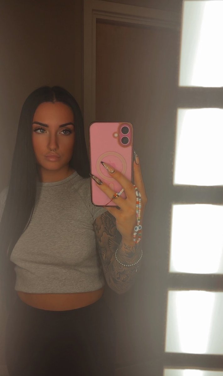 SummerRayne05's tweet photo. Morning Findom! 😈
Make sure you simps send for my coffee before leaking in my DMs! 🫠 https://t.co/DcE4wXmVbM