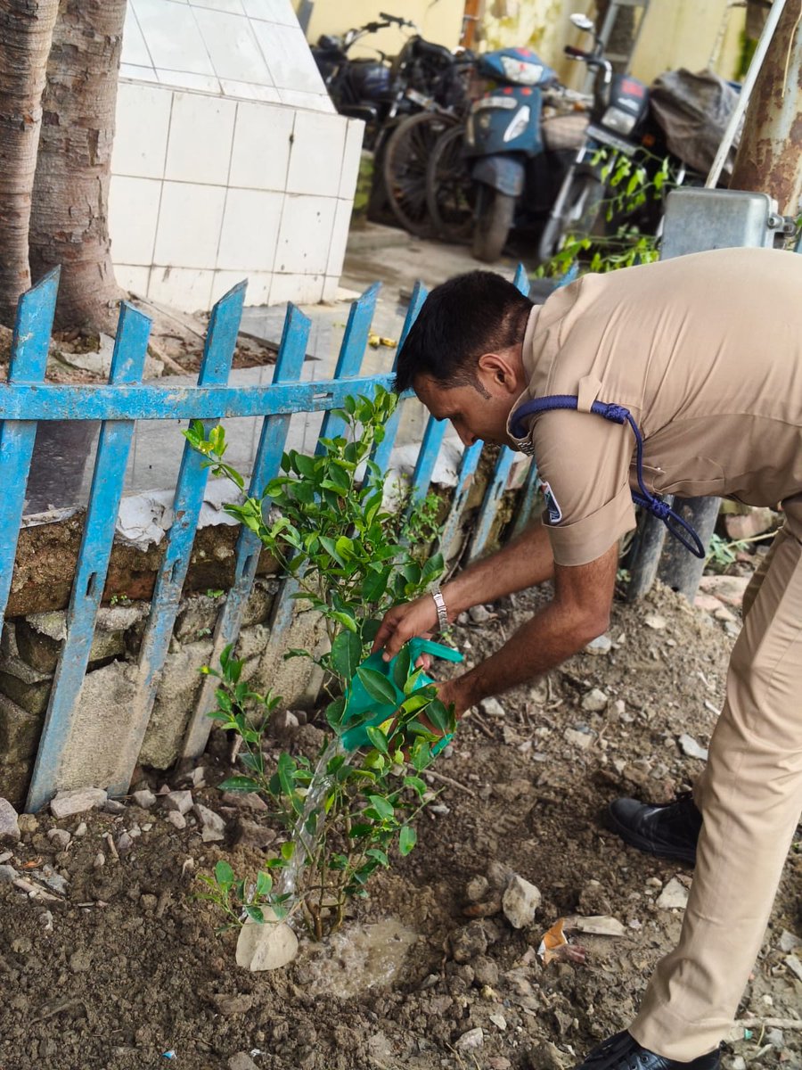 rpfpcpnkd's tweet photo. दिनांक 20-09-2026 को रे0सु0ब0  पोस्ट पनकीधाम द्वारा RPF Raising Day के उपलक्ष्य मे पौधारोपन व मिष्ठान वितरण का आयोजन  किया गया/ https://t.co/HjHxG360Nl