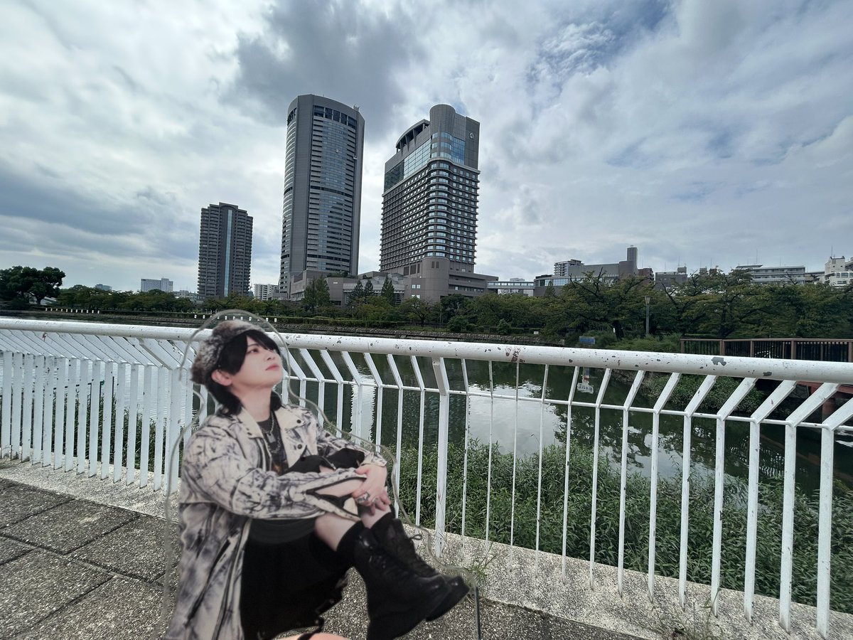 8hi6do's tweet photo. 堂島さんのアクスタは座ってるやつが1番のお気に入り https://t.co/inbYNQStHn