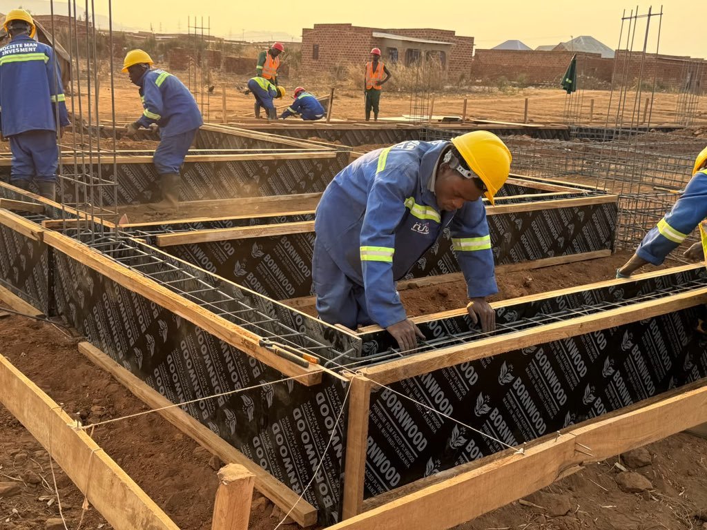 rickgabrielwadi's tweet photo. 8/10 — POURQUOI CHOISIR ROCK CONSTRUCTION TECHNOLOGY ?

Parce qu’un projet mérite plus qu’une promesse.

Il mérite :

🔹 une expertise technique
🔹 une organisation rigoureuse
🔹 un suivi attentif
🔹 un contrôle de qualité
🔹 des solutions adaptées
🔹 une vision orientée vers la durabilité

Votre projet mérite d’être compris avant d’être construit.
@Presidence_RDC 
@ClmentKatendeJ1 
@MuadiLaeticia
@PriscaEfomi24