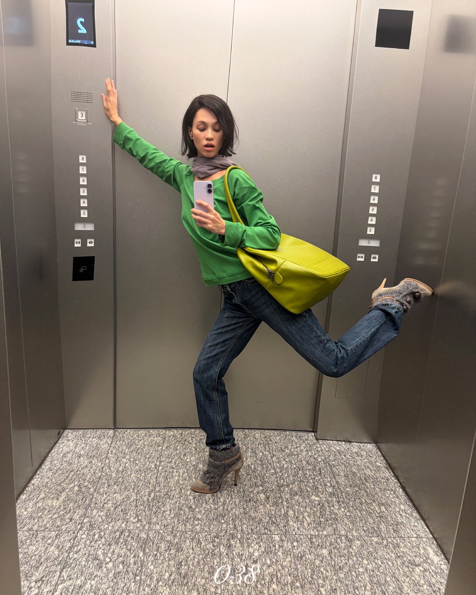 hi_coyseio's tweet photo. 038 2026 FALL COLLECTION LOOKS — ELEVATOR SELFIES https://t.co/NMTWbVQg5Q