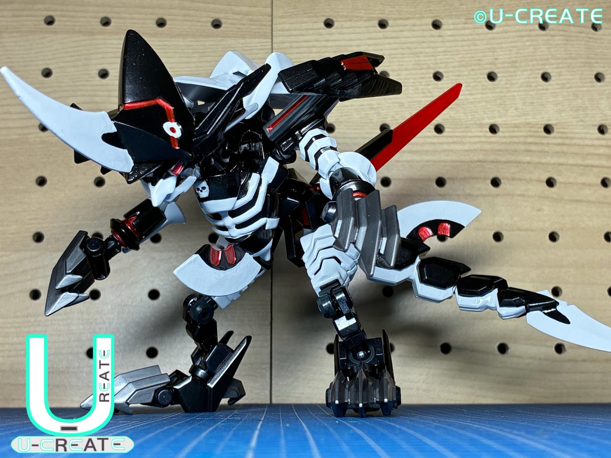 U__CREATE's tweet photo. LBX ドラスメルト
特殊機能搭載型LBX。
ドラグリフォンをベースに一部可変機構を廃しス��ルトの設計を導入する事で隠密戦を可能とした機体。
砲撃系���装を廃し完全な近接戦闘用仕様となり、隠密奇襲を得意とする。
#U_CREATE
#LBX https://t.co/XjQQIkV9vE